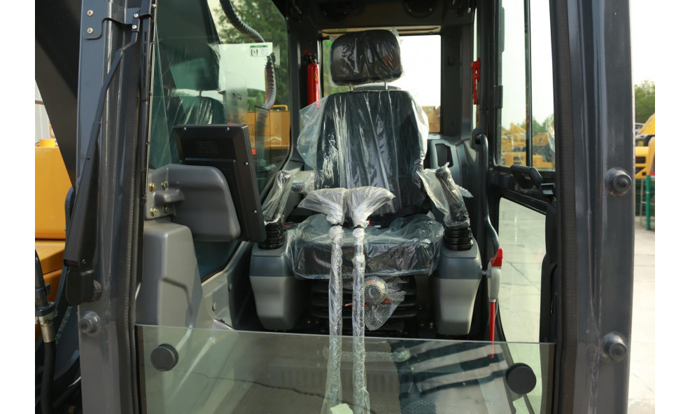 Экскаватор гусеничный MAXPOWER ME335