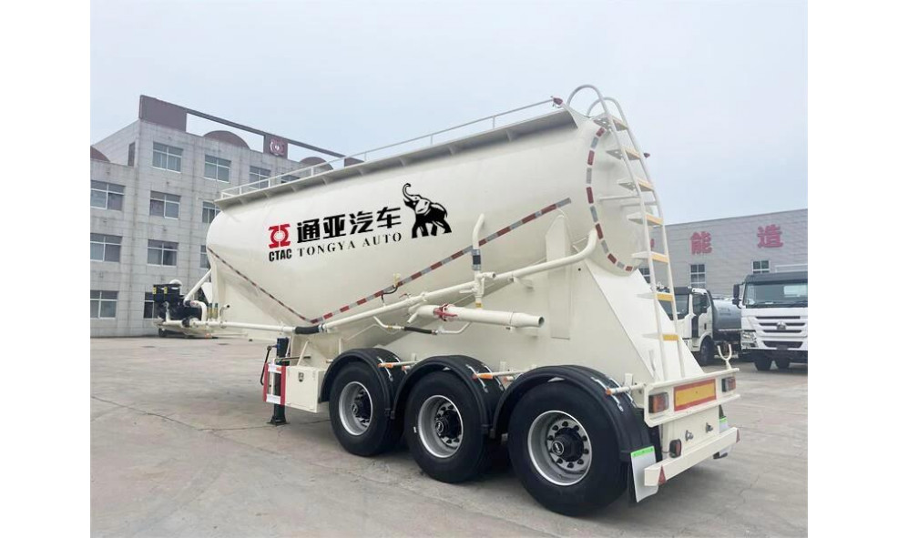Полуприцеп цементовоз TONGYADA 30T CEMENT TANKER TRAILER