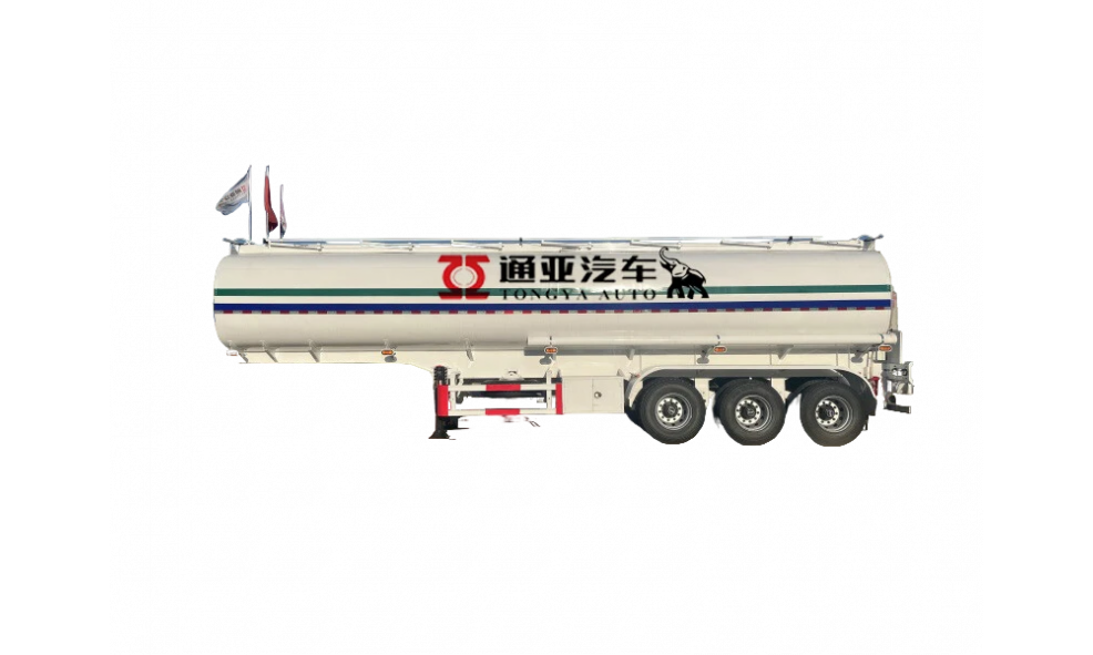 Полуприцеп-бензовоз TONGYADA 40000L FUEL TANKER SEMI TRAILER