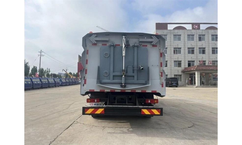 Подметально-уборочная машина TONGYADA ROAD SWEEPER TRUCK
